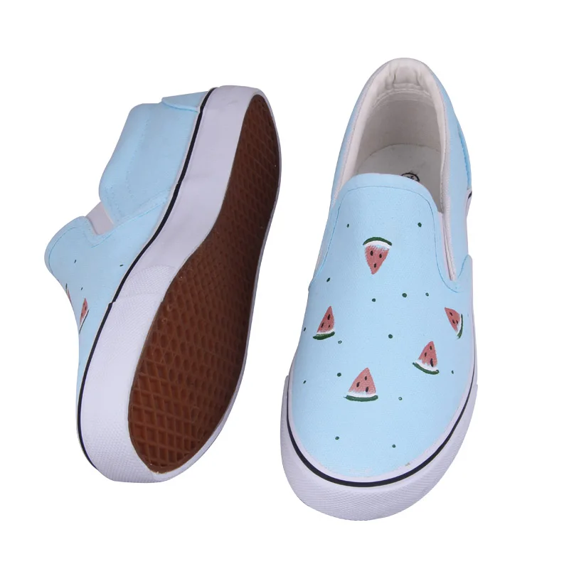 Женская парусиновая обувь с рисунком граффити на весну 2020 | Обувь