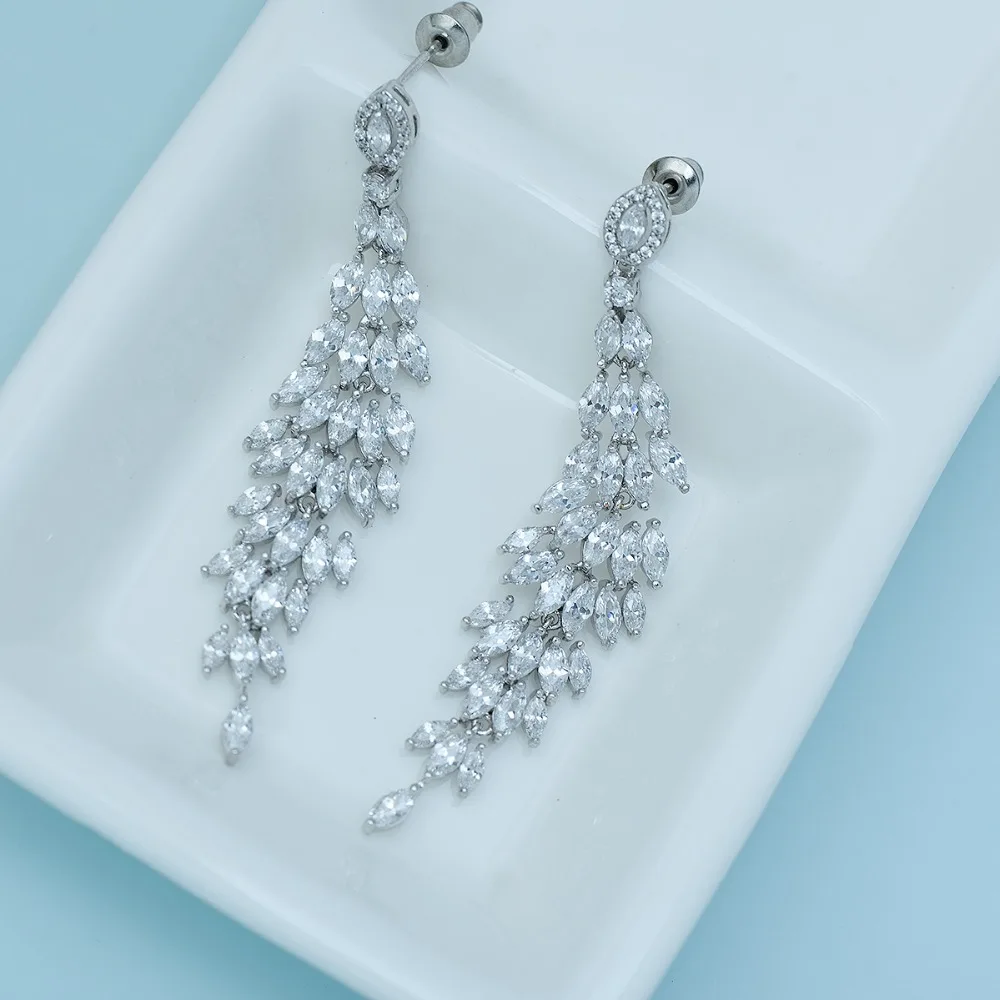 Luoteemi Новый Рождественский подарок изделия долго Tear Drop CZ Кристаллические серьги