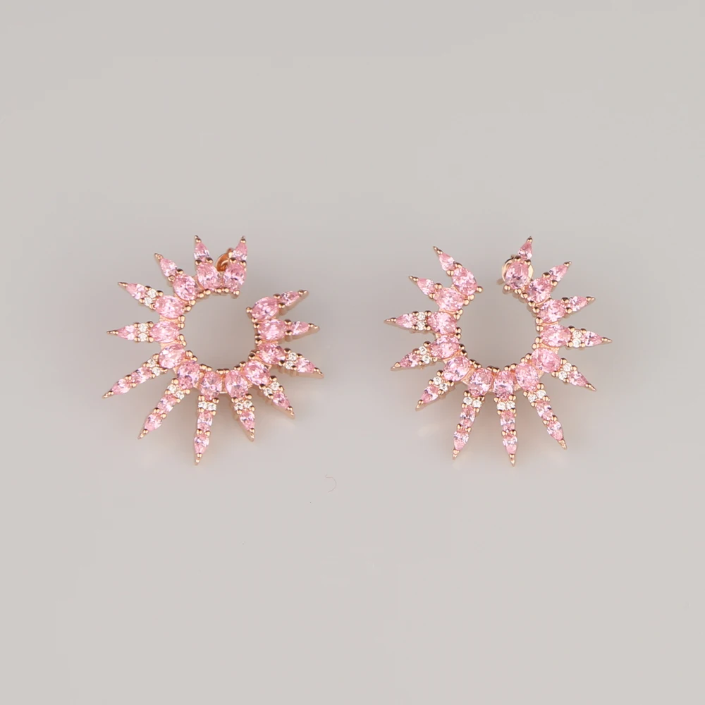 Роскошные серьги для женщин украшенные розовым фианитом цвета розового золота