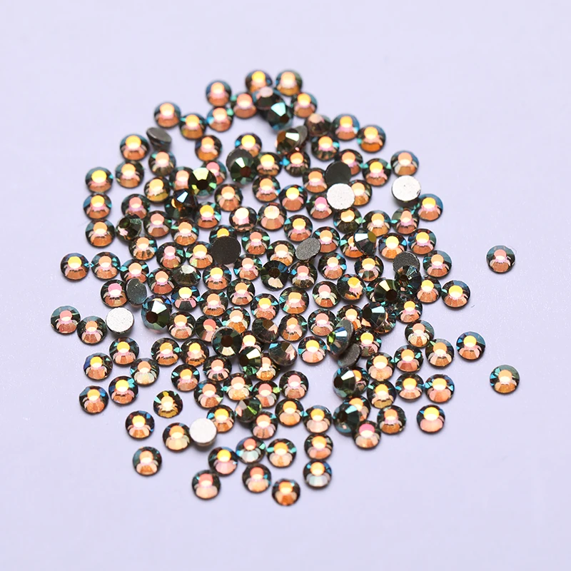 Стразы для дизайна ногтей стеклянные смешанные размеры красное золото