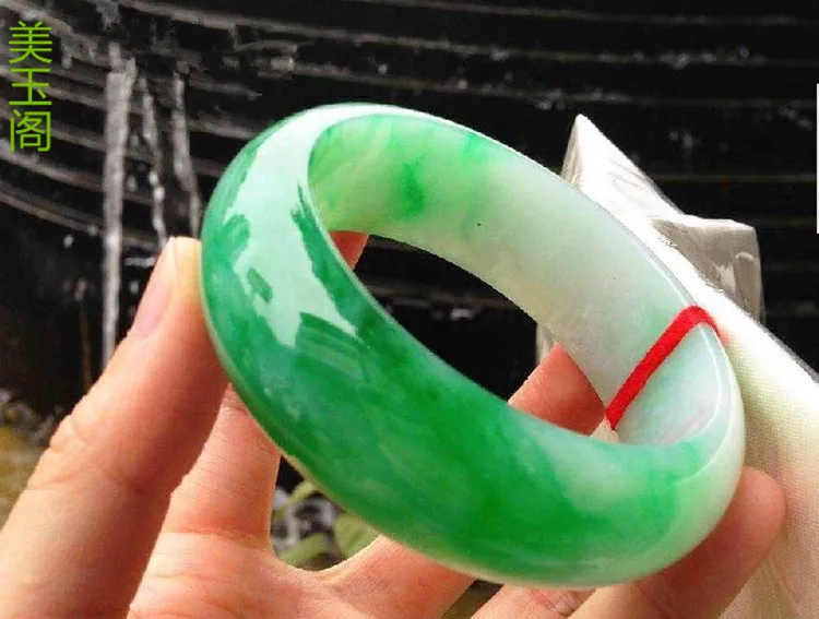 Подлинная широкая версия натурального бирманского нефрита а Карго Чжэн ян