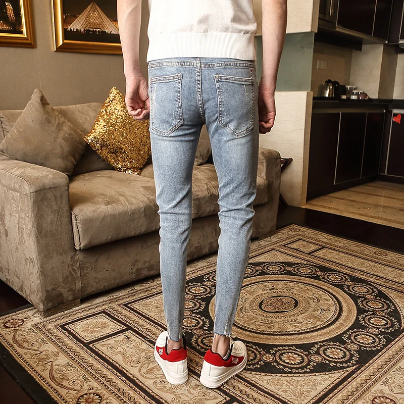 Новинка лета 2019 светло-голубые джинсы для мальчиков штаны с дырками Корейская