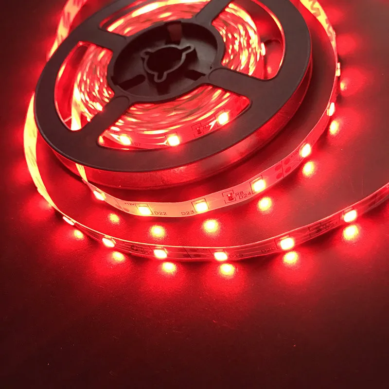 Red 5 м 300 светодиодный s 2835SMD Светодиодная лента высокой яркости неводостойкая DC 12 В 60 Светодиодный s/M Диодная лента супер яркая, чем 3528 Светодиодный светильник - Испускаемый цвет: Red