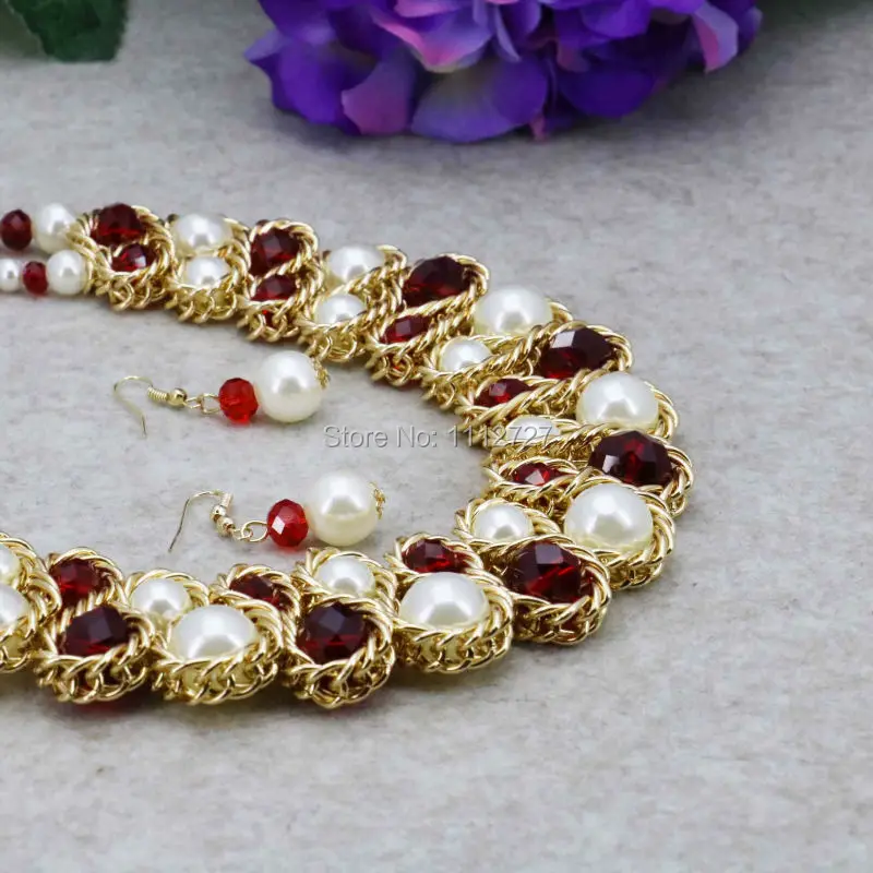 Ожерелье с имитацией белого жемчуга из стекла и хрусталя