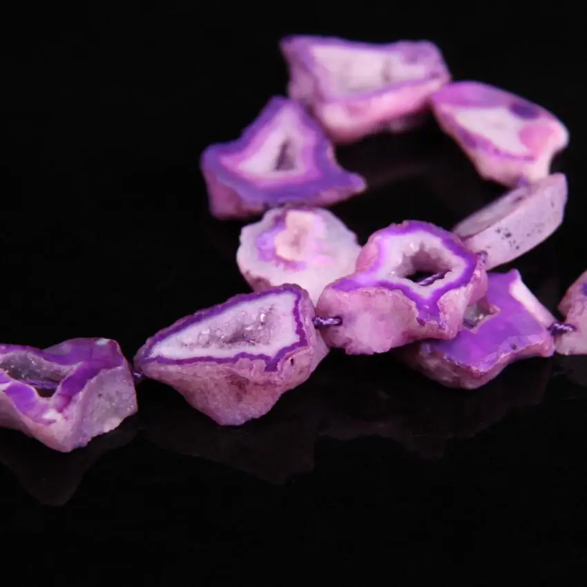 Бусины-кулоны из агата фиолетовые плиты в произвольной форме 12-15 шт. | Украшения и