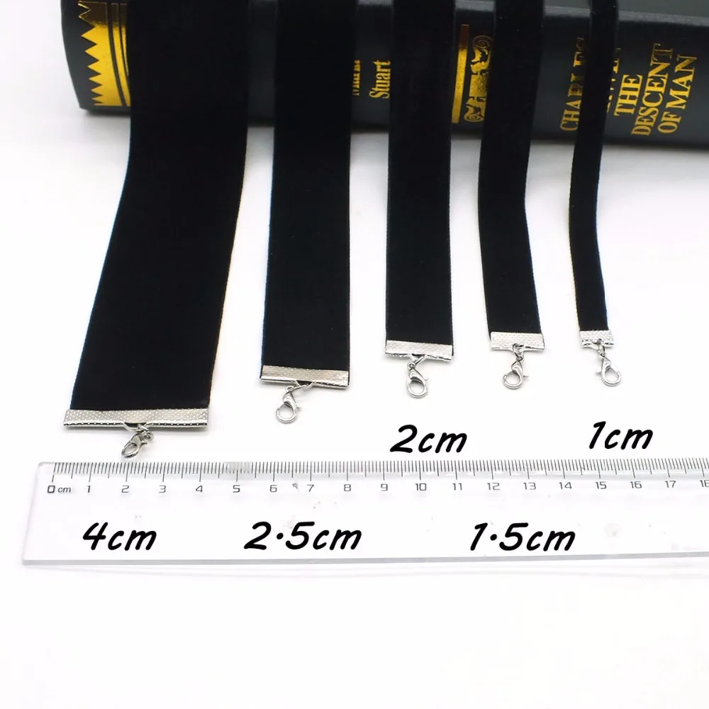 Женское бархатное ожерелье чокер ZORBER черное яркое из простой ленты Готическая