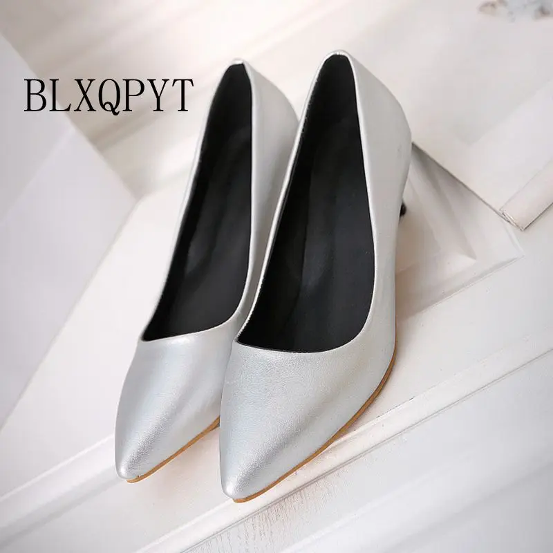 

Big Size 34-45 Shoes Woman 2017 New Arrival Wedding Ladies Low Heel Shoes Fashion Sweet Dress Pointed Toe Women Pumps T330