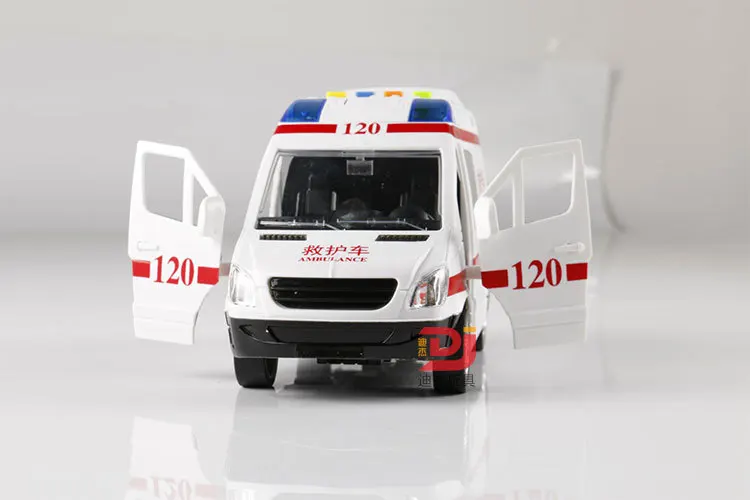 Инерционная модель скорой помощи большого размера 1:16 поющие стихи автомобиля
