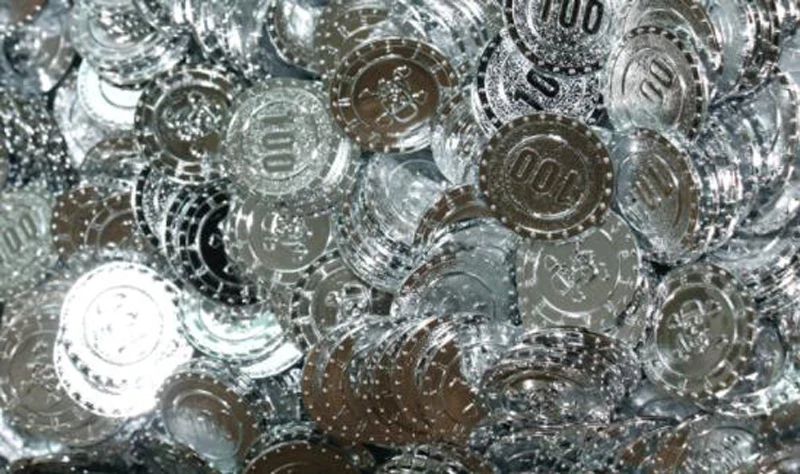 Бесплатная доставка Крутое пластиковое пиратское сокровище 100 шт. серебряные