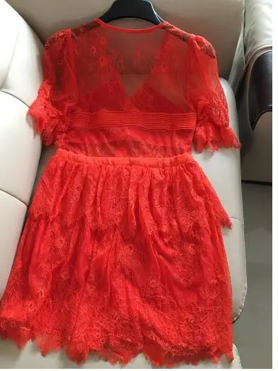 

2019 Summer Vintage Lace Dress Sexy V-neck Transparent Mesh Grid Mini Dresses Short Sleeve Slim Fit Party Dress Red