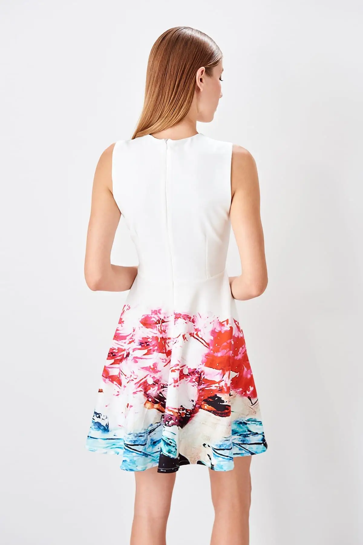 Trendyol белое платье с узором TWOAW20EL0086|Женские платья| |