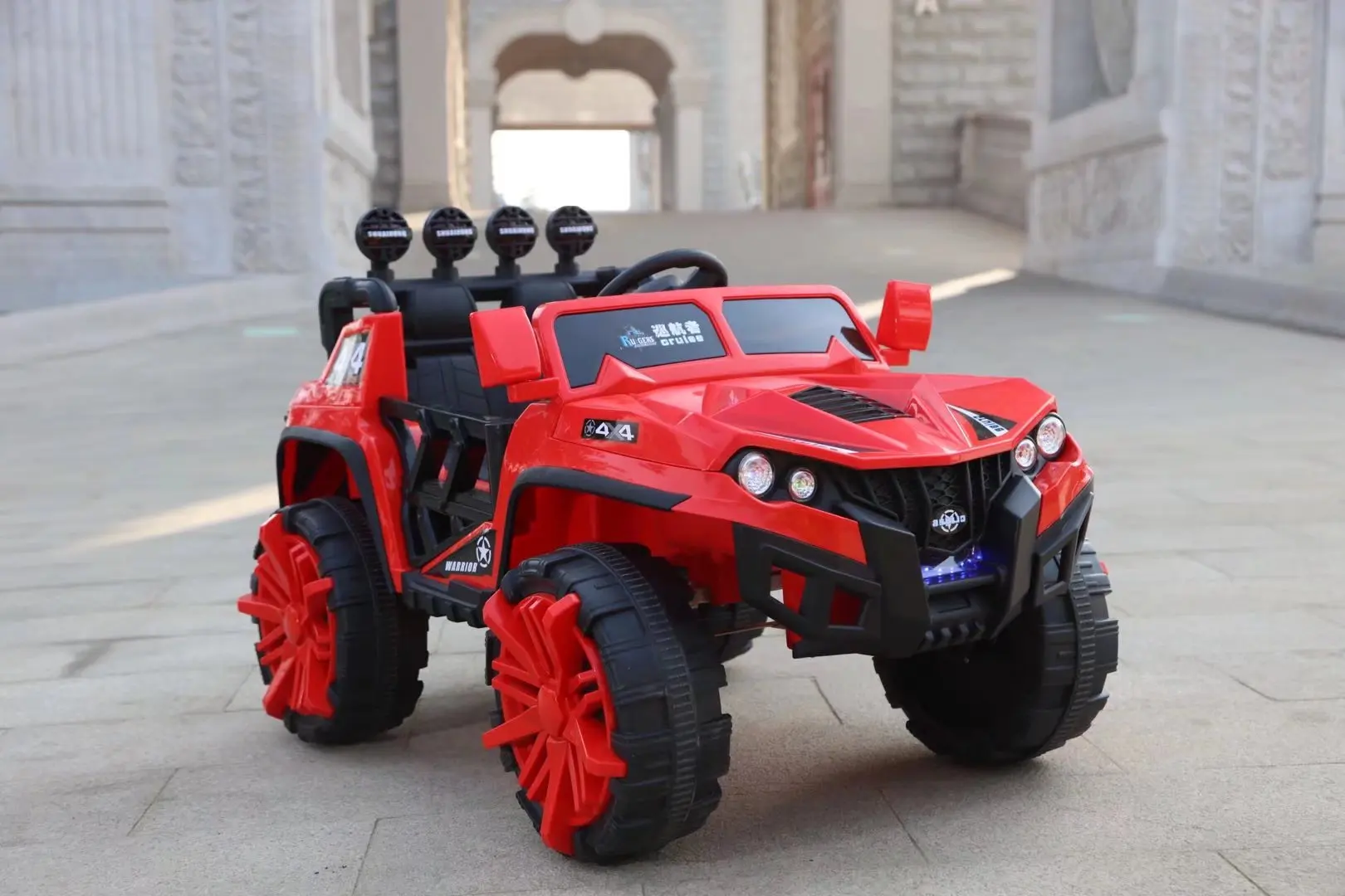 Детский электромобиль четырехколесный автомобиль-качалка с дистанционным управлением