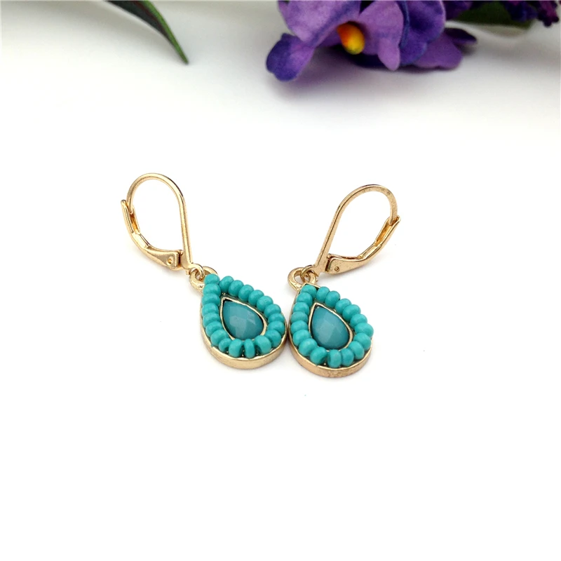 Женские серьги-подвески в виде капли золотистые и зеленые | Украшения аксессуары