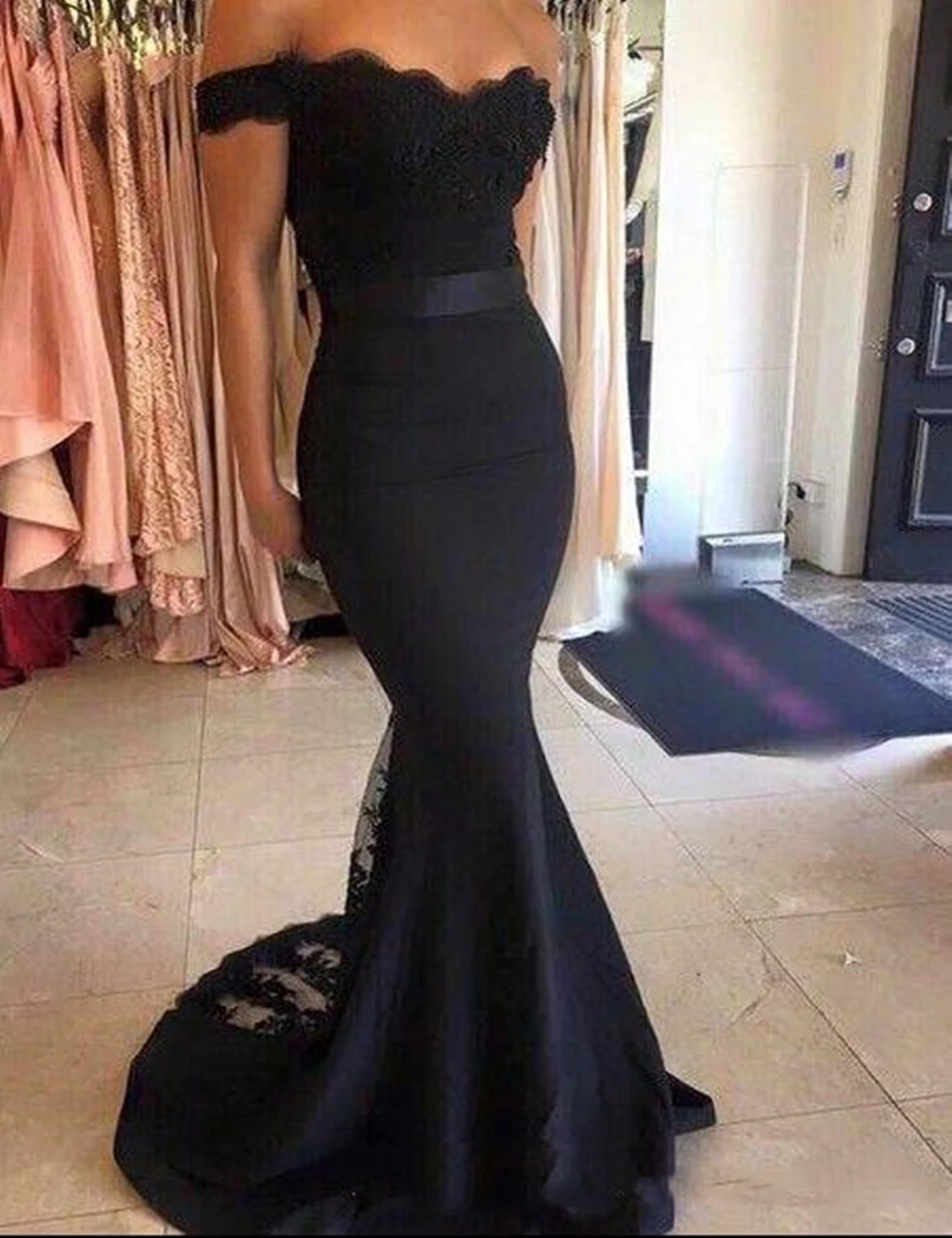 Vestidos de торжественный скромные длинные черное кружевное платье для выпускного