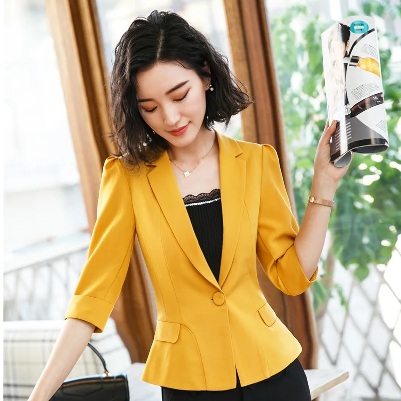 Фото Элегантные пиджаки и пальто из высококачественной ткани с длинными рукавами Элегантные пиджаки и пальто из высококачественной ткани с длинными рукавами