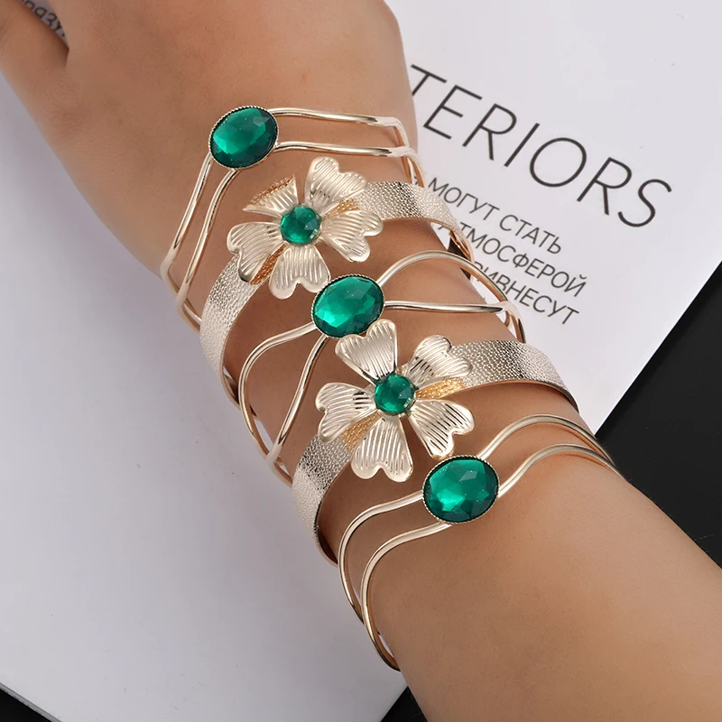

FLDZ New Fashion Bangle For Women Trendy Hollowed Bracelet Metal Flower Pattern Crystal Decoration Bangles Jewelry Accessories