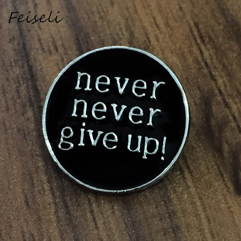 Металлическая брошь Feiseli черная с надписью Believe In Love Never Give Up модный воротник