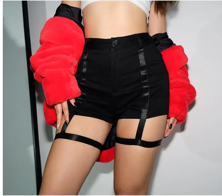 Женские сексуальные шорты с вырезами на лямках модные черные высокой талией и