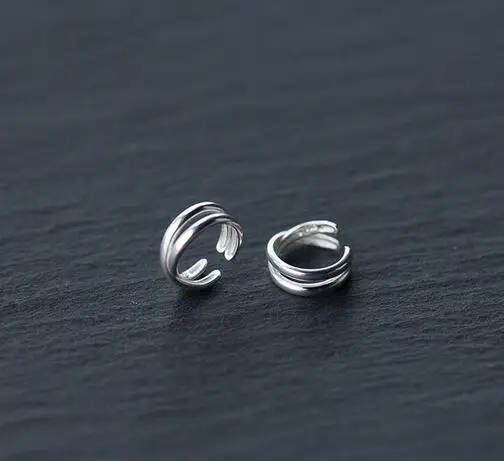 Очень маленькие серьги (11 мм * 4 мм). 925 пробы серебряные ювелирные изделия