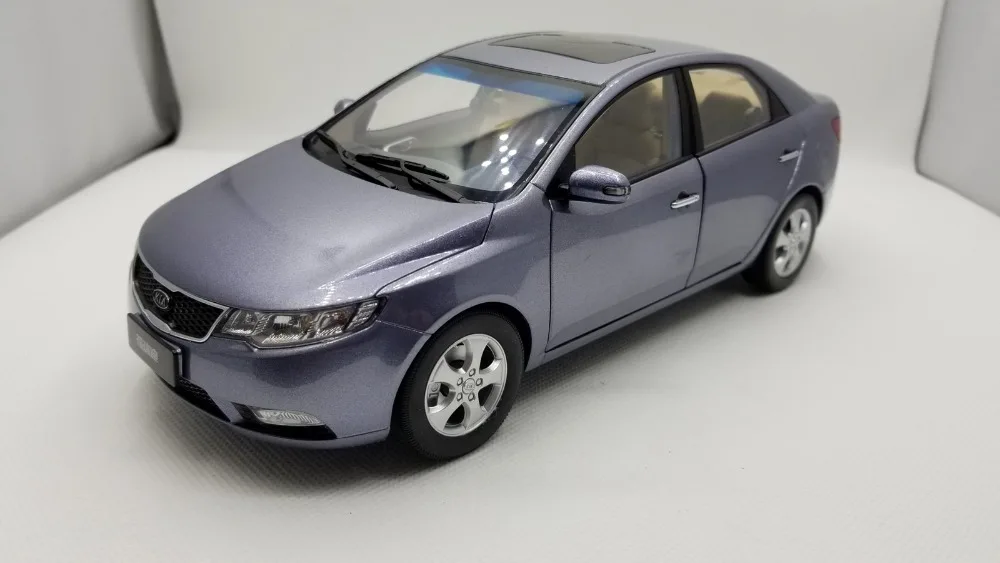1:18 литья под давлением модели для Kia Forte 2008 серый сплав Коллекция игрушечных