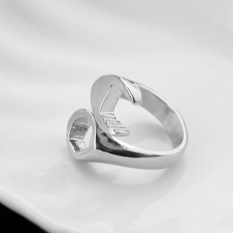 2021 New metal plating Fresco Biker Mechanic Wrench Estilo Punk ring para homens Tamanho 7-12 anel masculino | Украшения и