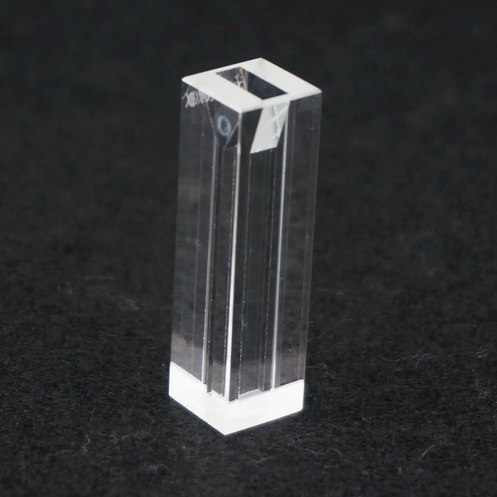 Светильник с крышкой для флуоресцентного спектрометра 10 мм 140ul 1x4 | Канцтовары