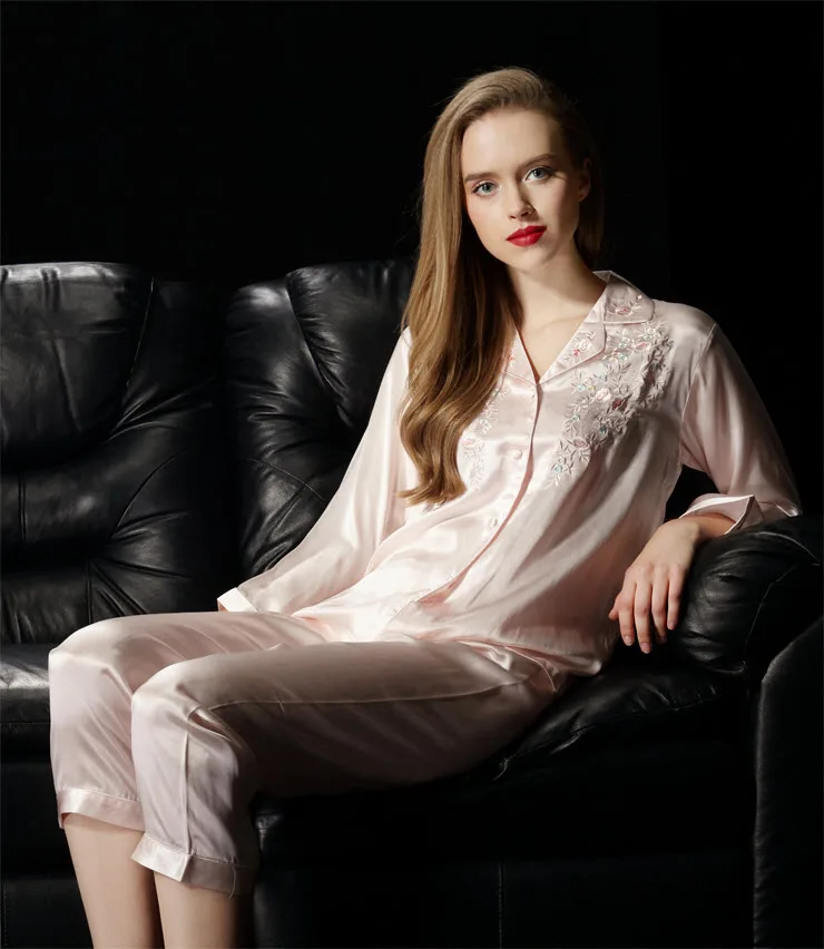 Женский пижамный комплект из двух предметов 100% шелк тутового цвета с вышивкой