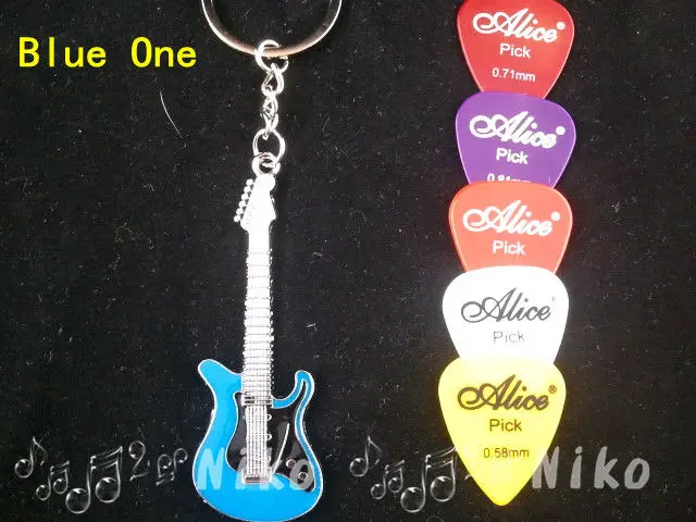 Брелок для электрогитары ST Style (5 цветов) + 50 шт. медиаторов акустической медиаторы
