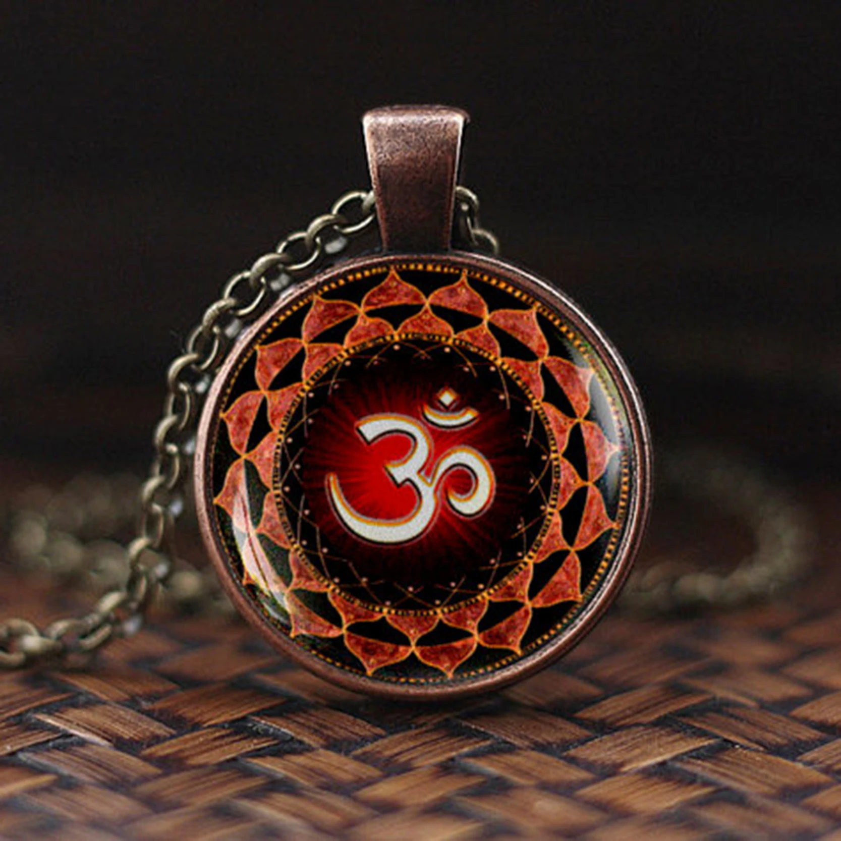 Ожерелье женское из серебра с подвесной подвеской в виде символов Ом|Ожерелья