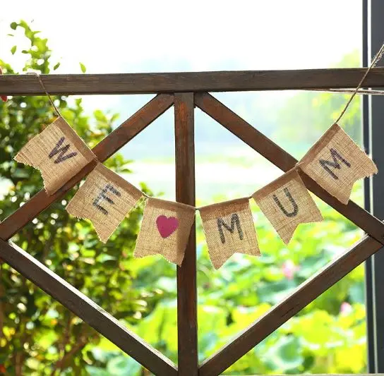 

1 Pc New MUM WE Love MUM And Hearts Banners Swallow-tailed Burlap Flags Bunting Garland Decoration Hanging For Mother's Day