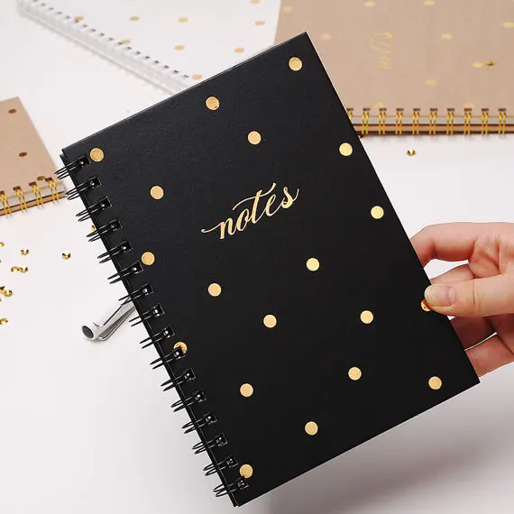 Блокнот в горошек с спиральным переплетением/записная книжка/золотой и