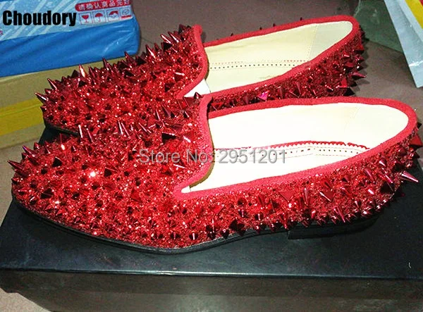 Туфли мужские на плоской подошве с шипами блестящий золотистый Серебристый |