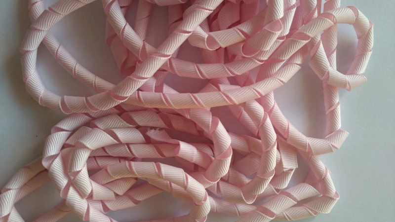 Корсажная лента в горошек 3/8 дюйма (9 мм)