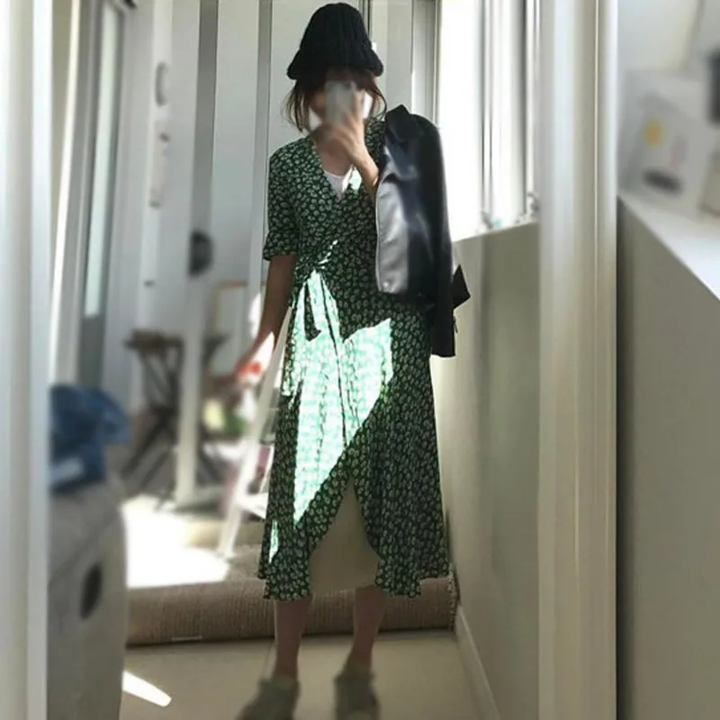 Женское платье в стиле ретро зеленое Бандажное с цветочным принтом v образным