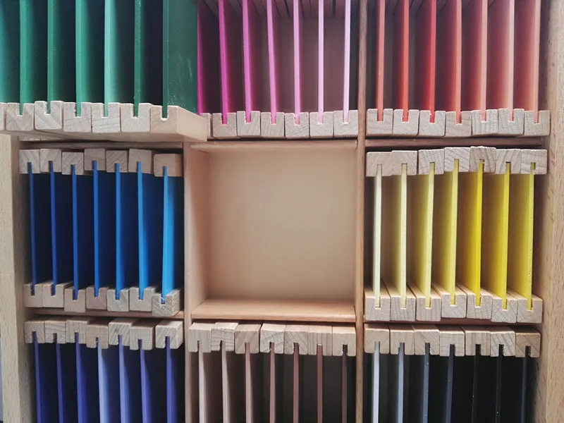 Деревянная детская игрушка Монтессори деревянная цветная коробка для планшета