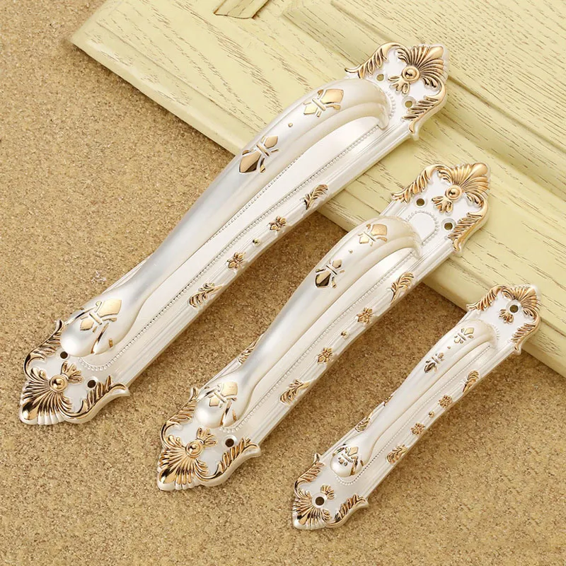 Современный шкаф с большой ручкой Ручка для балкона и ручка спальни классическая