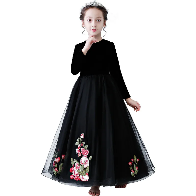 

2018 New Autumn Winter Long Sleeves Children Girls Black Color Embroidery Flowers Evening Party Dress Model Show Catwalk Dress