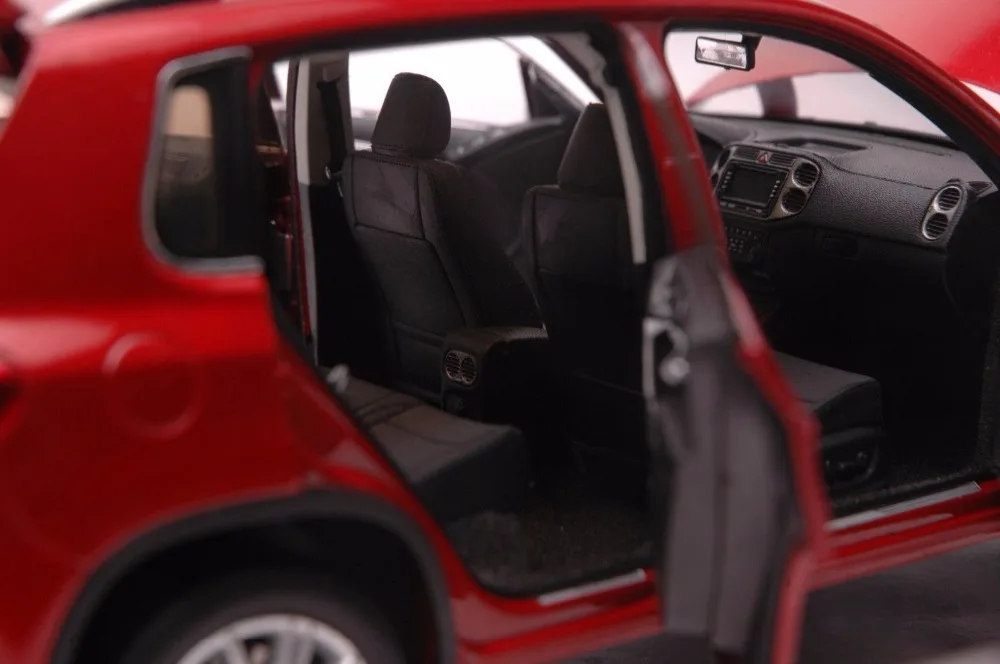1:18 литая модель для Volkswagen VW Tiguan 2013 Красный внедорожник игрушечный автомобиль миниатюрная Коллекция подарков