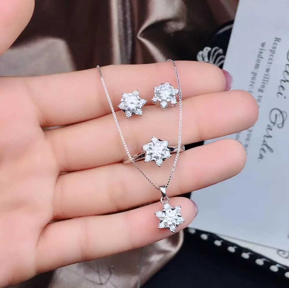 Специальная рекомендация 925 пробы Серебряный популярный стиль. 0 5 ct Муассанит мир