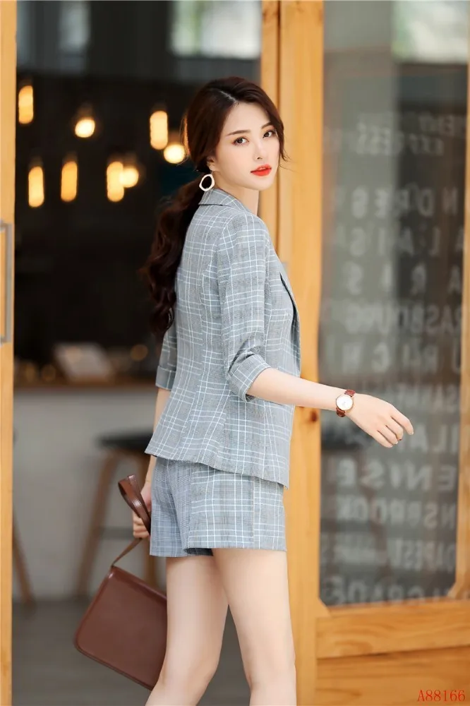 Женский деловой костюм из 2 предметов с шортами и куртками пиджак весна лето