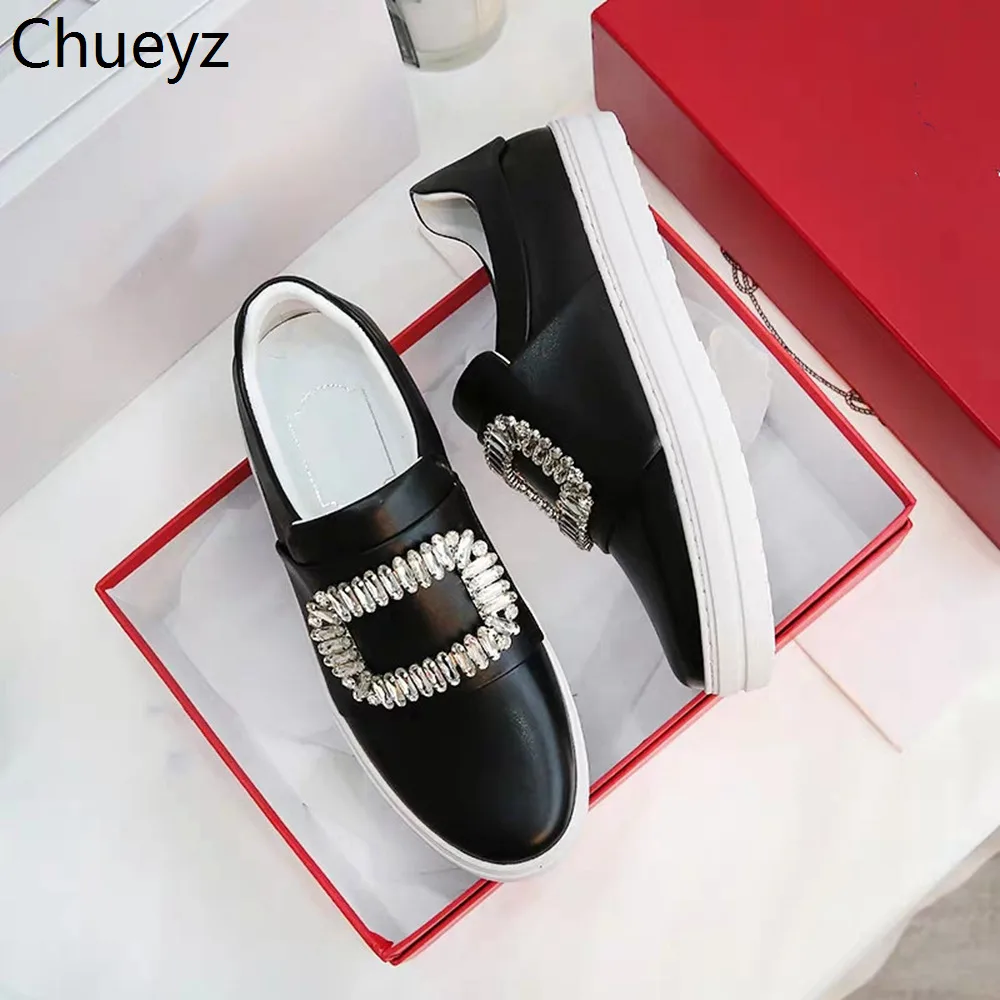Chueyz/весенние модные тонкие туфли; кожаные туфли с бриллиантовой пряжкой; женская повседневная обувь без застежки на толстой подошве; Размеры 35-40