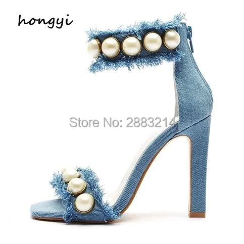 Босоножки с открытым носком и бусинами Украшенные босоножки ремешком на