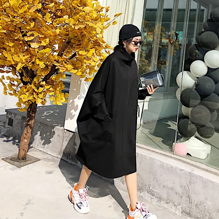 Темный половинной высоты воротником и рукавами &quotлетучая мышь&quot в Жасмин Street