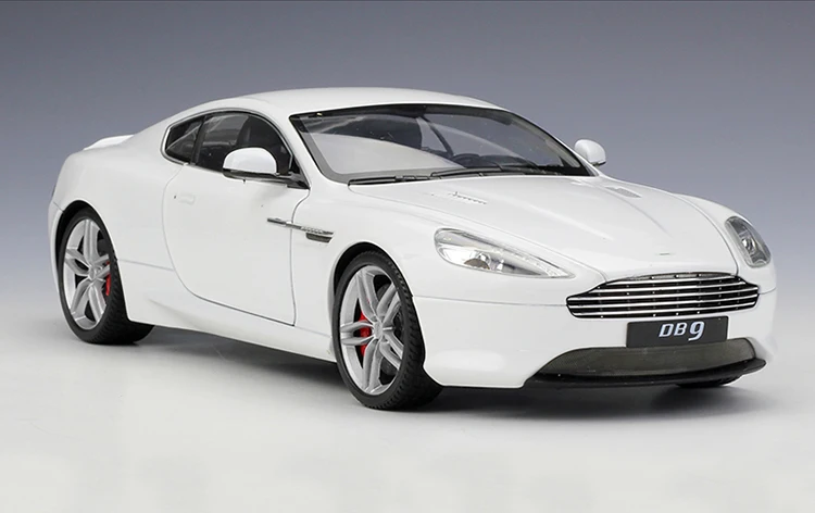 1:18 Масштаб Aston Martin DB9 Coupe модель автомобиля из сплава металлические игрушки транспортные средства Детские игрушки Подарки оригинальная коробка