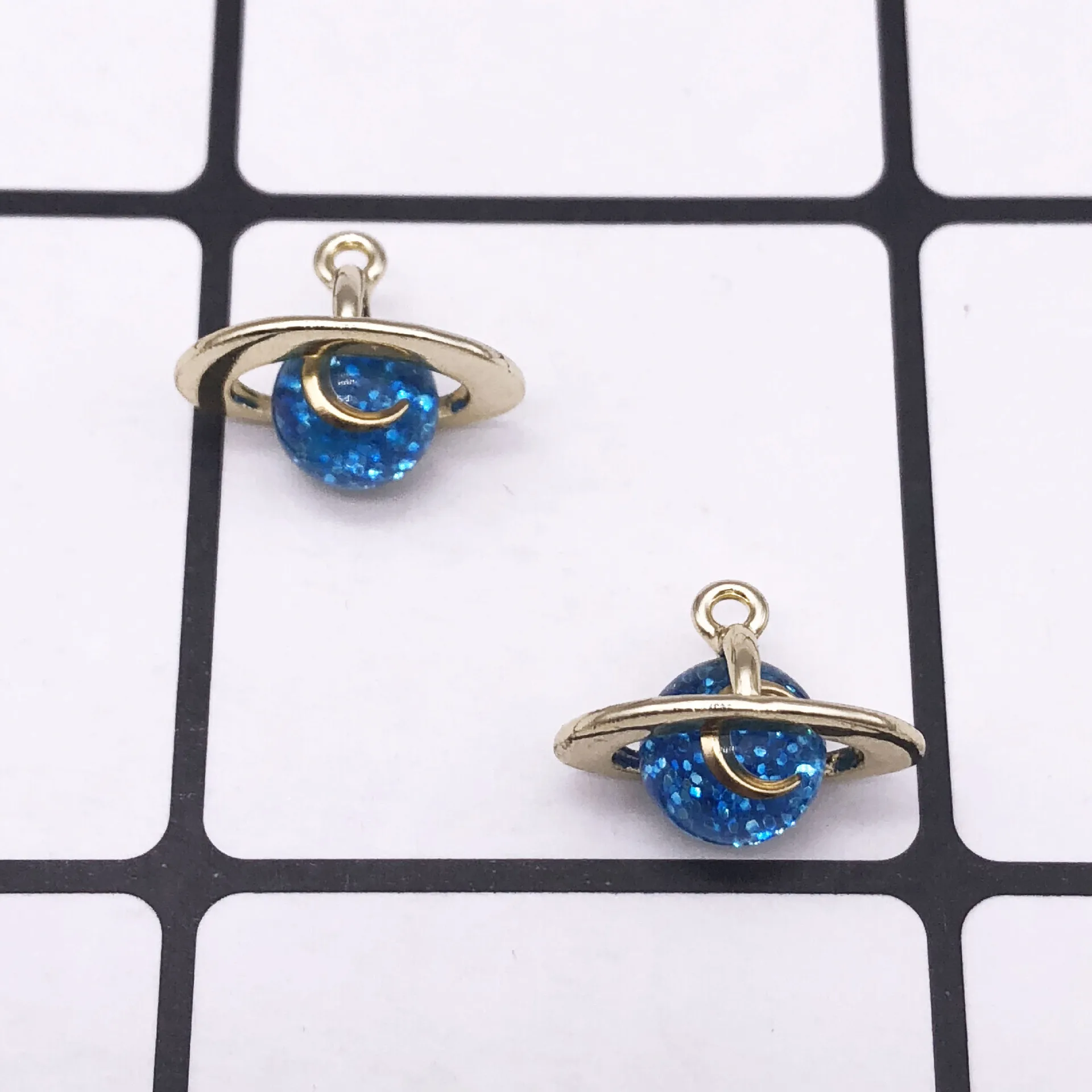 

10pcs/bag Creative 3D Moon Planet Stars Enamel Charms Gold Tone Metal Globe Earring DIY Floating Pendant Jewelry Accessory