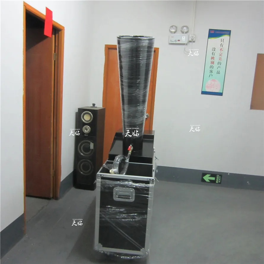 Бесплатная доставка высокое качество 1 шт. пушка с конфетти машина Flycase | Лампы и