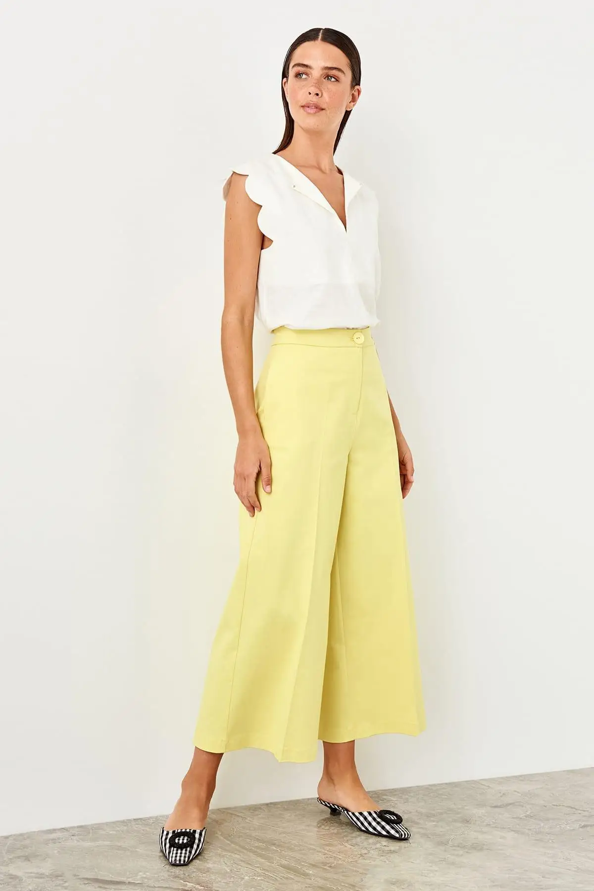 Trendyol желтые расклешенные брюки TWOSS19XM0221|Брюки| |