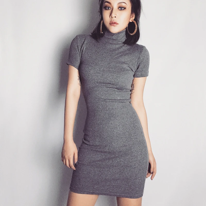 Женское Повседневное трикотажное мини платье в рубчик с высоким воротником и