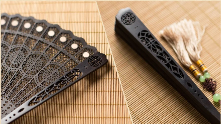 

Carved wood folding fan high quality Chinese sandalwood carved flower wedding collection gifts crafts folding fan
