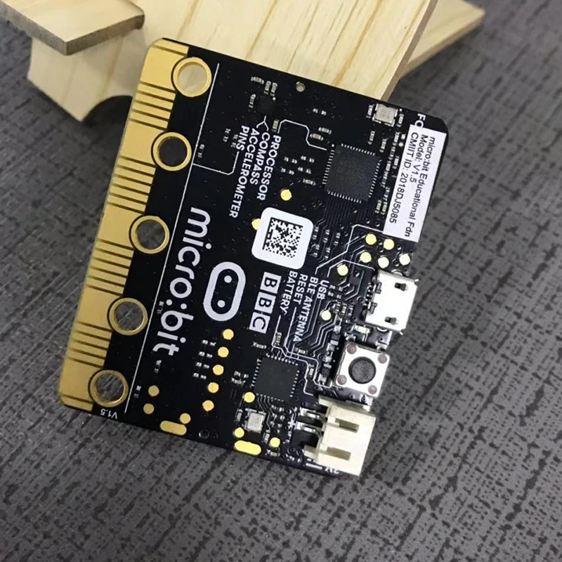 BBC micro: Малогабаритный микроконтроллер с Bluetooth компасом светодиодный